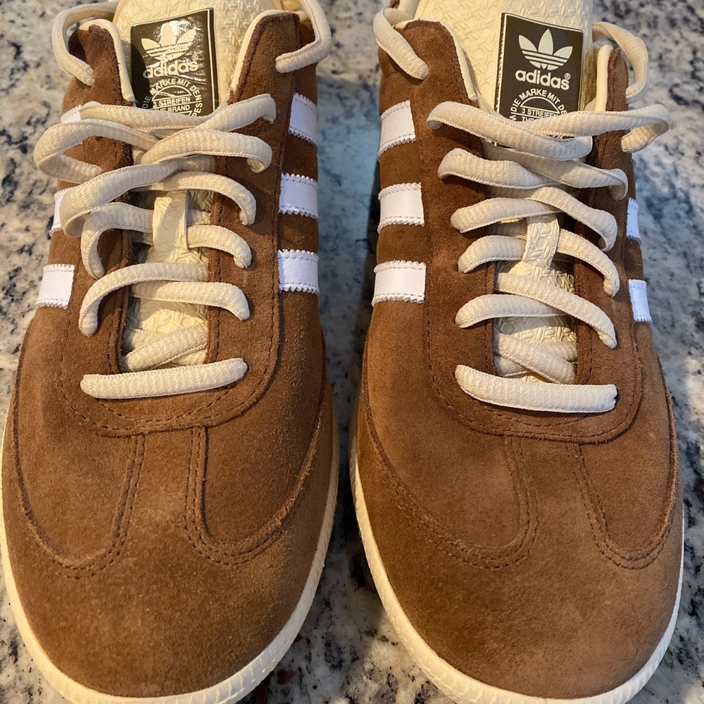 MENS Adidas Samba...BARELY WORN & UNIQUE